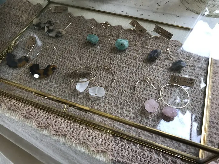 ベトナムのリノベーションアパートで、おしゃれな雑貨屋巡りを楽しむ