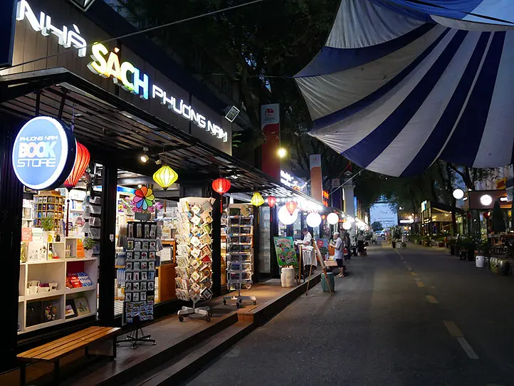 ホーチミン観光の合間に立ち寄れる『ブックストリート』