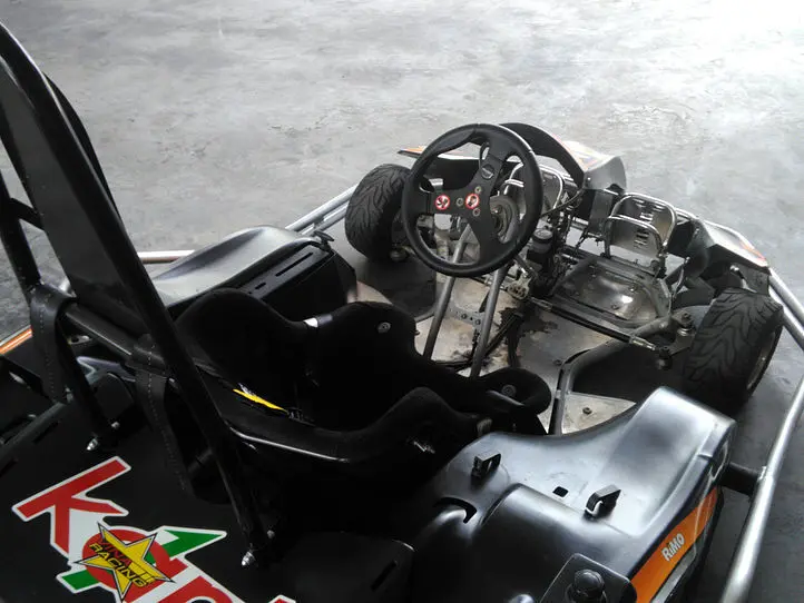 本格的なゴーカートが楽しめる「Kart1」