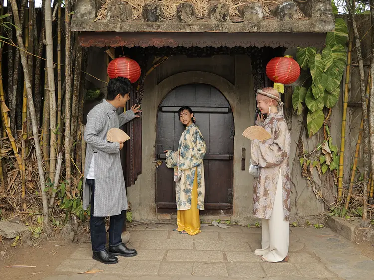 サイゴン・ブルー・トラベル