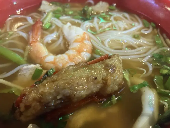 　進化するベトナム麺！変わり種ブン、フーティウのお店