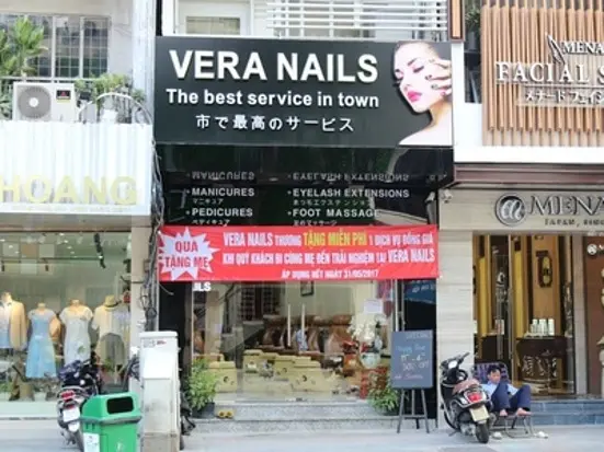 ベトナム流マニキュアを満喫。ちょっとした空き時間に