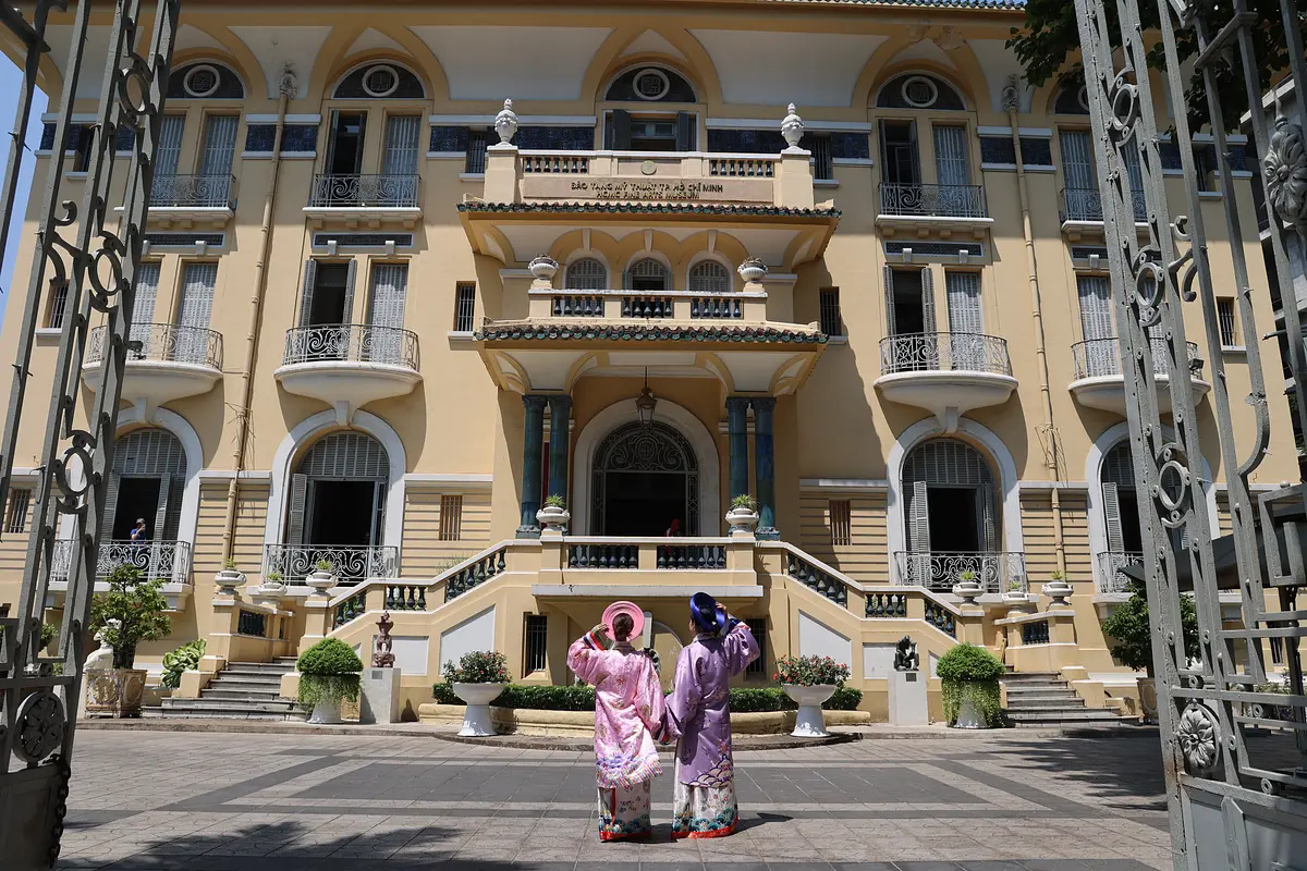 ベトナムタイルの旅：足元から感じる歴史と文化