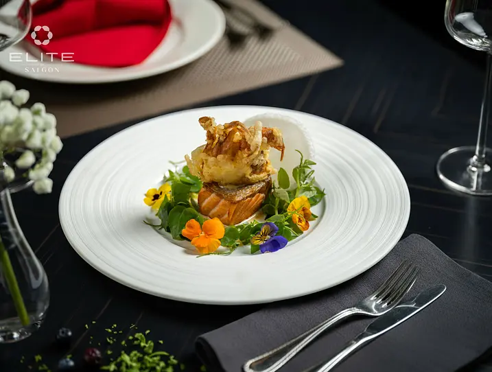 【2026年最新版】サイゴン川ディナークルーズ比較｜ホーチミンのラグジュアリークルーズ3船を徹底比較