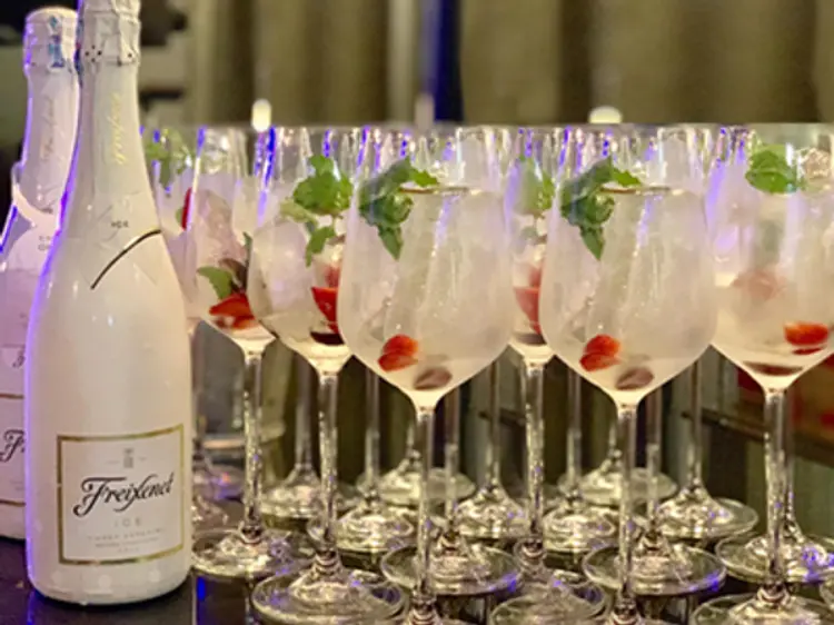 アールスクエア