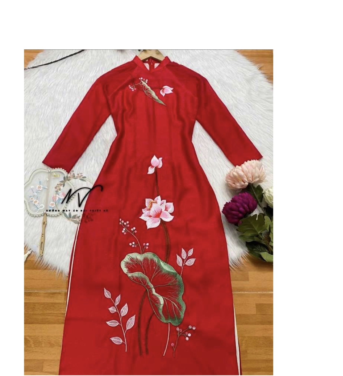 女性用のアオザイ9 ( 蓮の花 レッド)