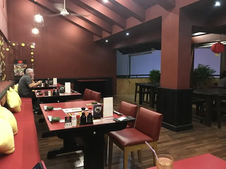 Sushi bar 夜の一人飯に カレーうどん