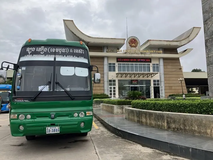 　ホーチミンからプノンペンにバスで行ってみた