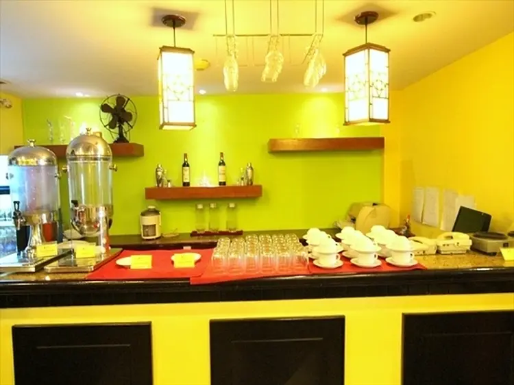 コー・ノイ (ボン セン アンネックス ホテル内)