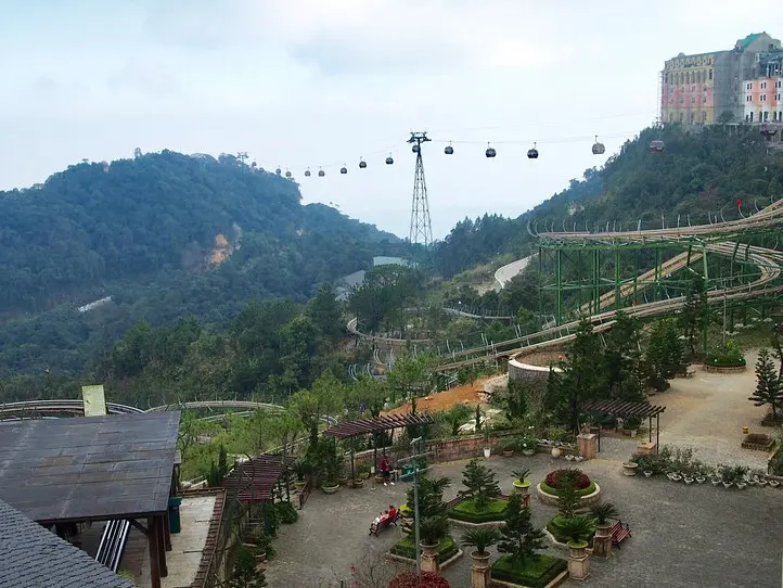 ホーチミンから1時間！ダナンの不思議なテーマパーク・バナヒルズを楽しもう