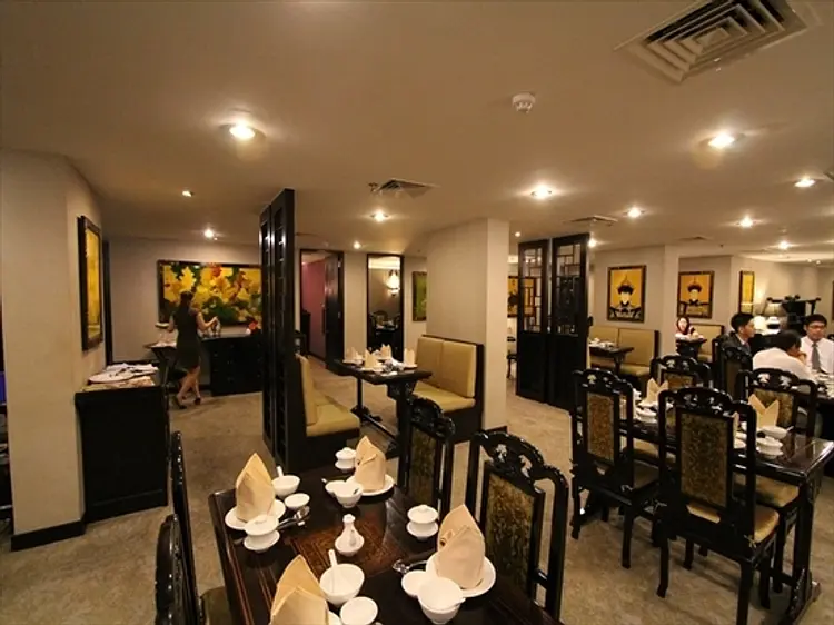 ロータスコート (モーベンピック・ホテル・サイゴン内)