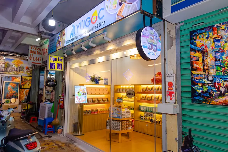 YUGOC レロイ通り本店