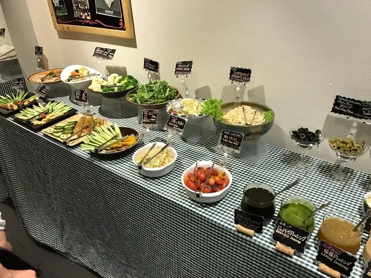まるで日本の洋食屋さん！種類豊富なサラダバーも楽しめるお店~birdie club