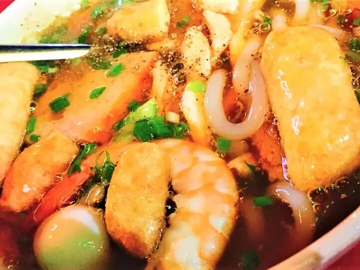 若者が病みつきになるバインカンクア～BANH CANH CUA Ut Le（ウットゥレー）～