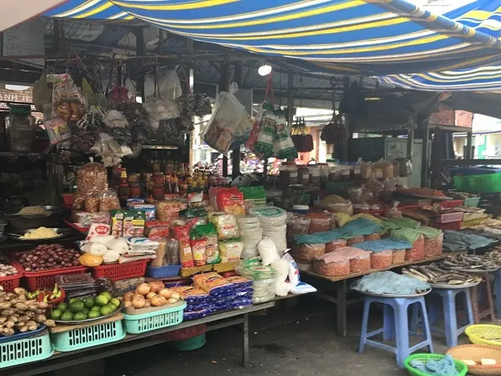 お土産のナッツを買うならここで！～タンディン市場「A MOUI」～