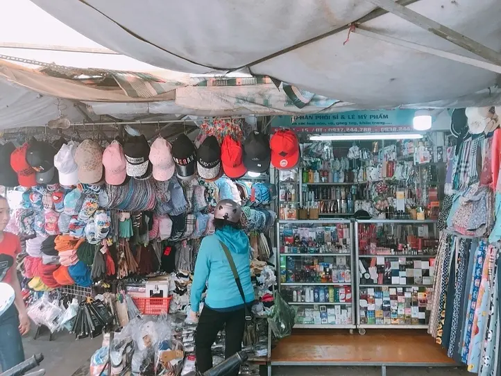 ベトナム人の生活を覗いてみよう！超ローカル市場に潜入~タンミー市場