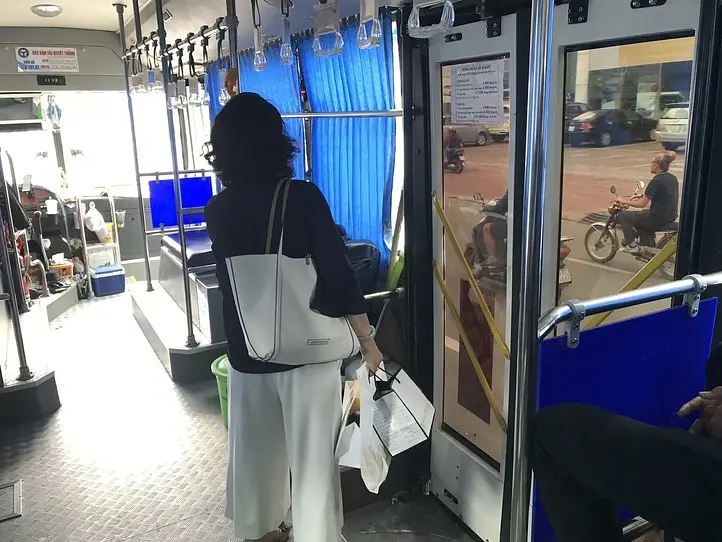 ホーチミン市内での激安移動手段！バスに乗ってみよう