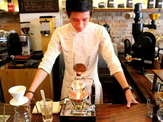 こだわりのシンカフェ・スペシャル・コーヒーを嗜む