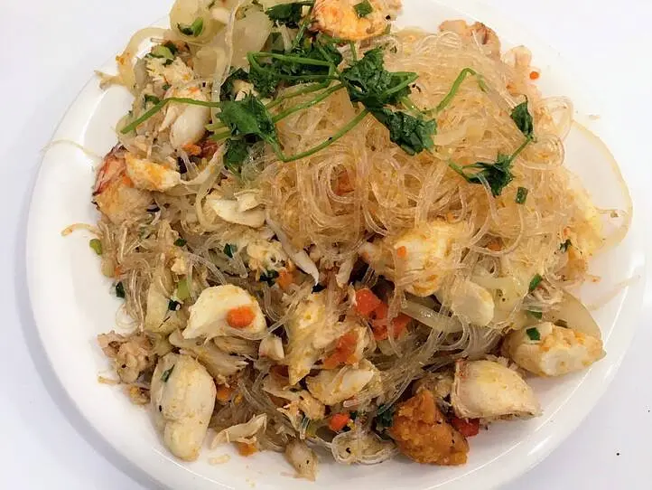 有名カニ料理専門店食べ比べ！～94 Thuy(94トゥイー)＆Quan 94(クアン94)～