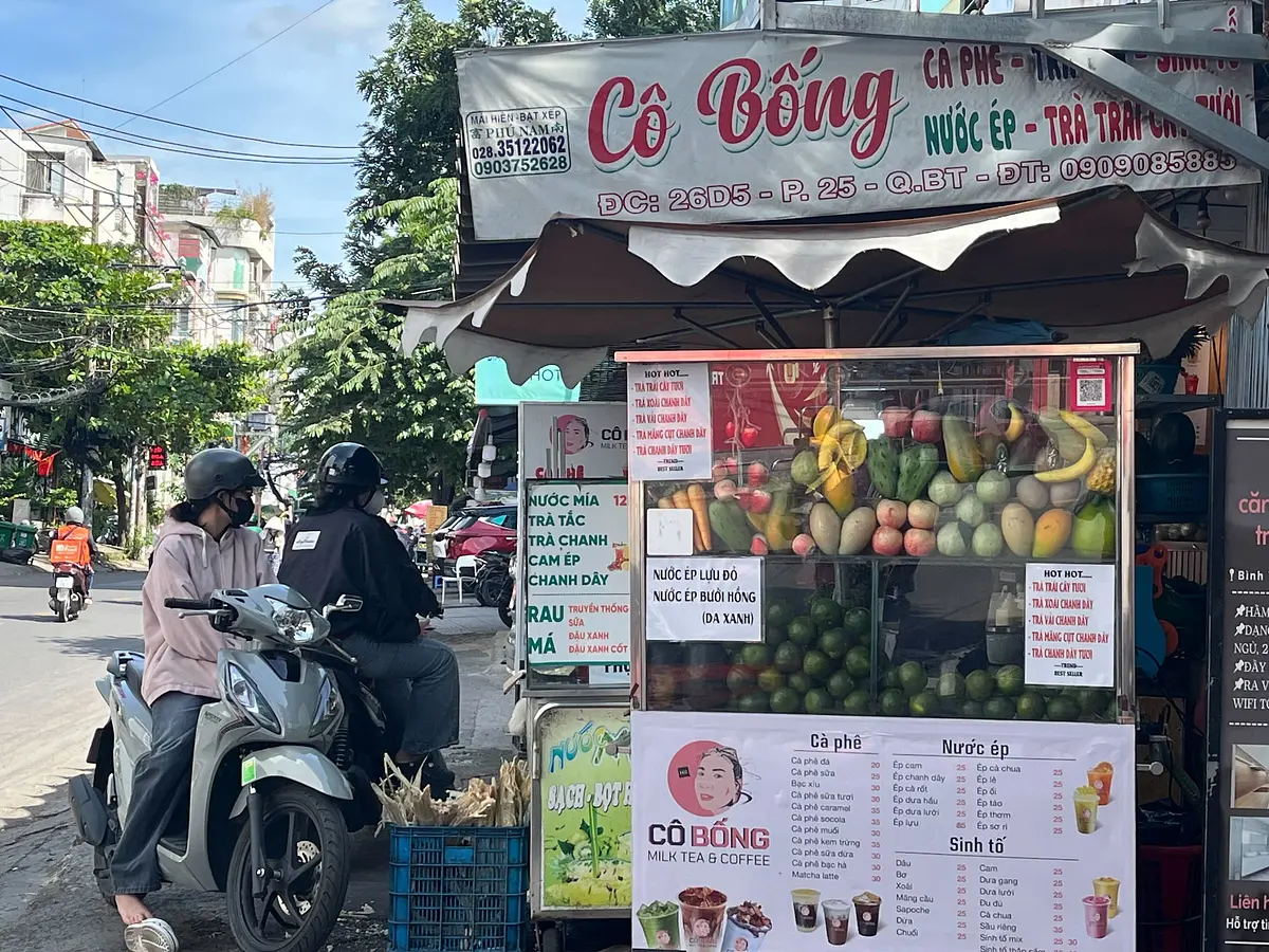 ホーチミンで何飲む？   おすすめドリンク完全ガイド   ――ベトナムの日常を味わうローカルドリンク図鑑――