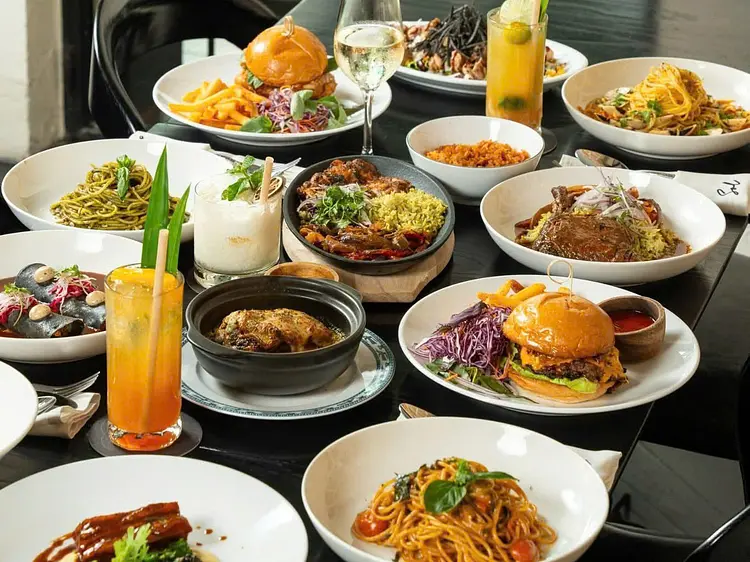 ソル キッチン&バー