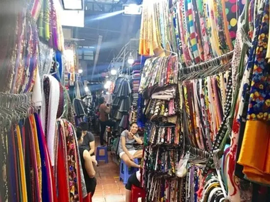 タンディン市場