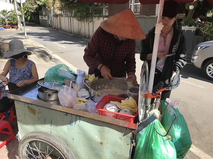 ホーチミンのローカル市場、ティゲー市場で食材探し&デザートタイム