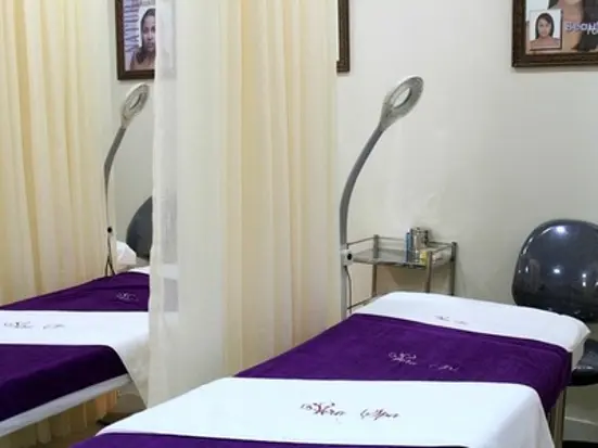 ベトナム流マニキュアを満喫。ちょっとした空き時間に