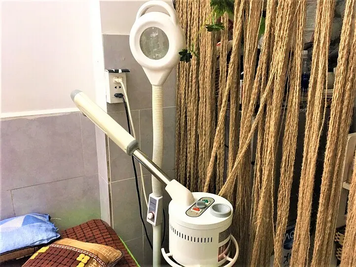 ホーチミンのローカル美容に行ってみた（フェイシャル、ピアス穴）
