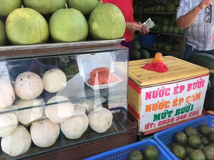 ホーチミンのローカル市場、ティゲー市場で食材探し&デザートタイム