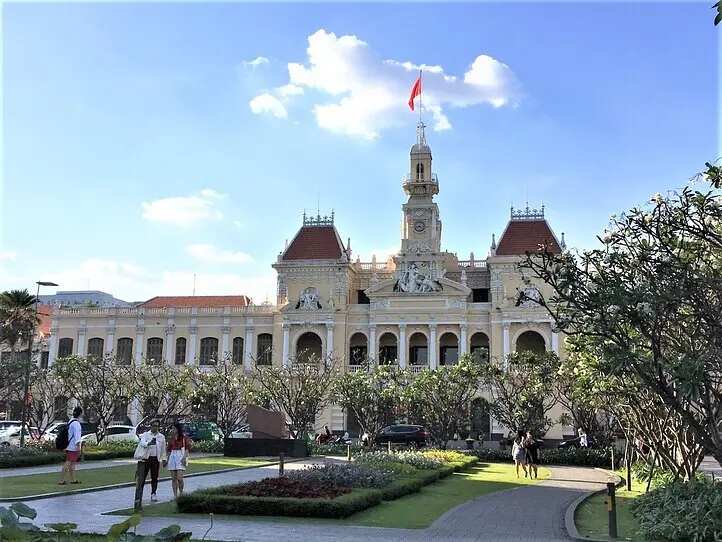 ホーチミン・コロニアル建築８選〜観光から老舗ホテルの見所もご紹介