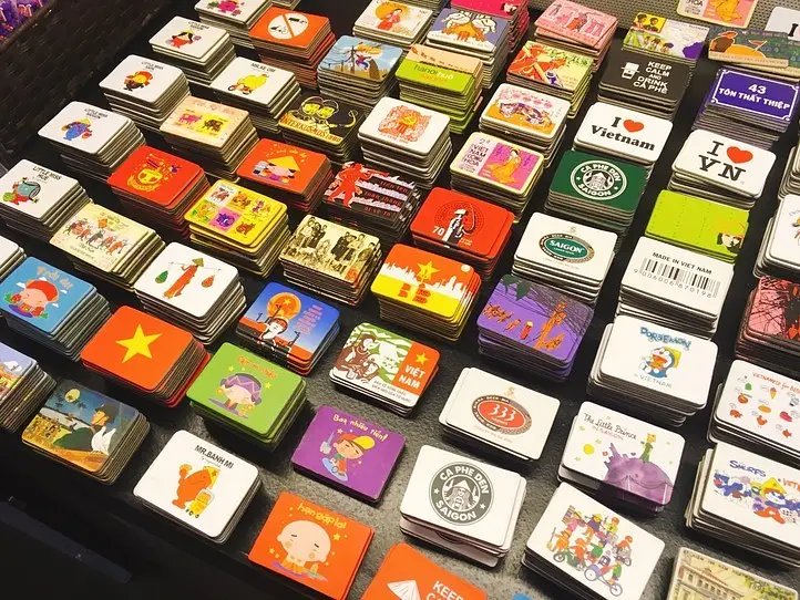 プロパガンダアートをお土産にしよう！　～「Saigon kitsch」（サイゴン・キッチュ）～