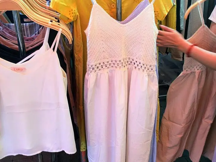 掘り出し物が必ず見つかる！～Hello Weekend Market(ハロー ウィークエンド マーケット)～