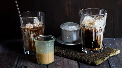 なぜ多くのベトナム人は一日中コーヒーを飲むことができるのか？とてもベトナムらしい文化を深く見る視点