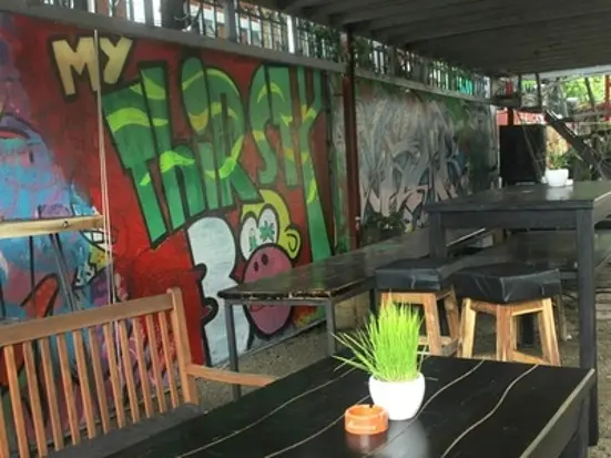 サイゴン・アウトキャスト