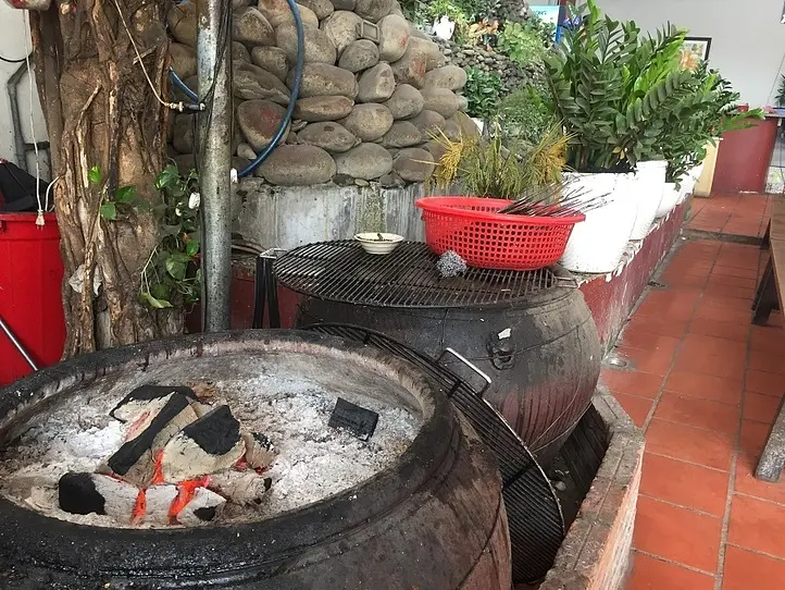 【2区】で貝料理！ローカル価格のレストランといえばココ