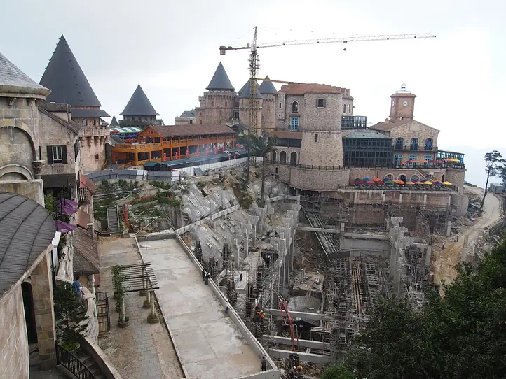 ホーチミンから1時間！ダナンの不思議なテーマパーク・バナヒルズを楽しもう