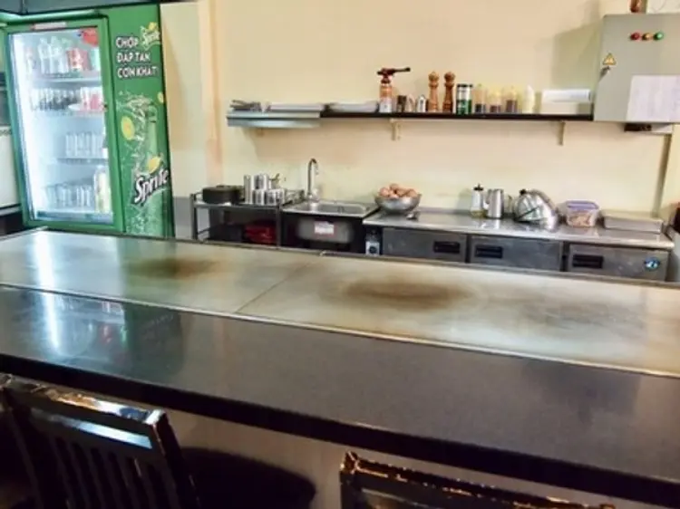 本格鉄板焼き専門店・広島お好み焼きー夢鉄希（ムテキ）