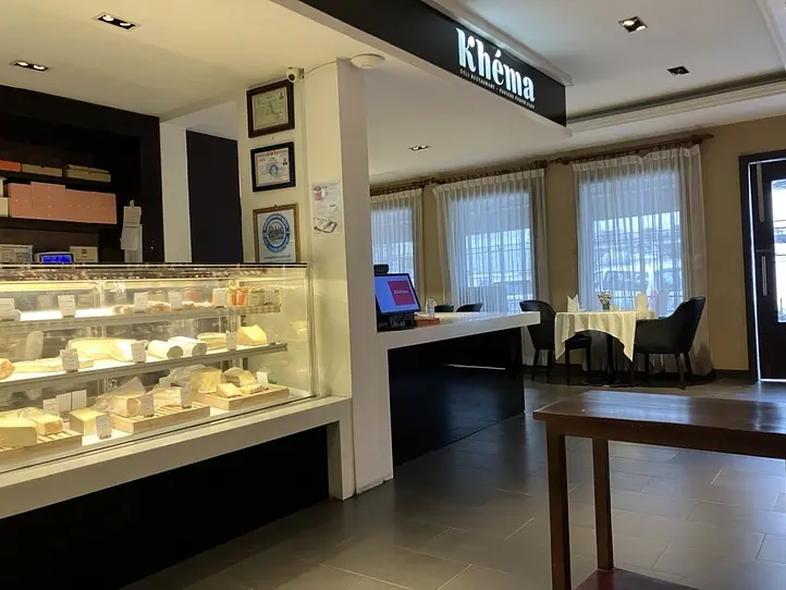 　【プノンペン】フレンチスタイルの建物がすてきなカフェ・レストラン２つ