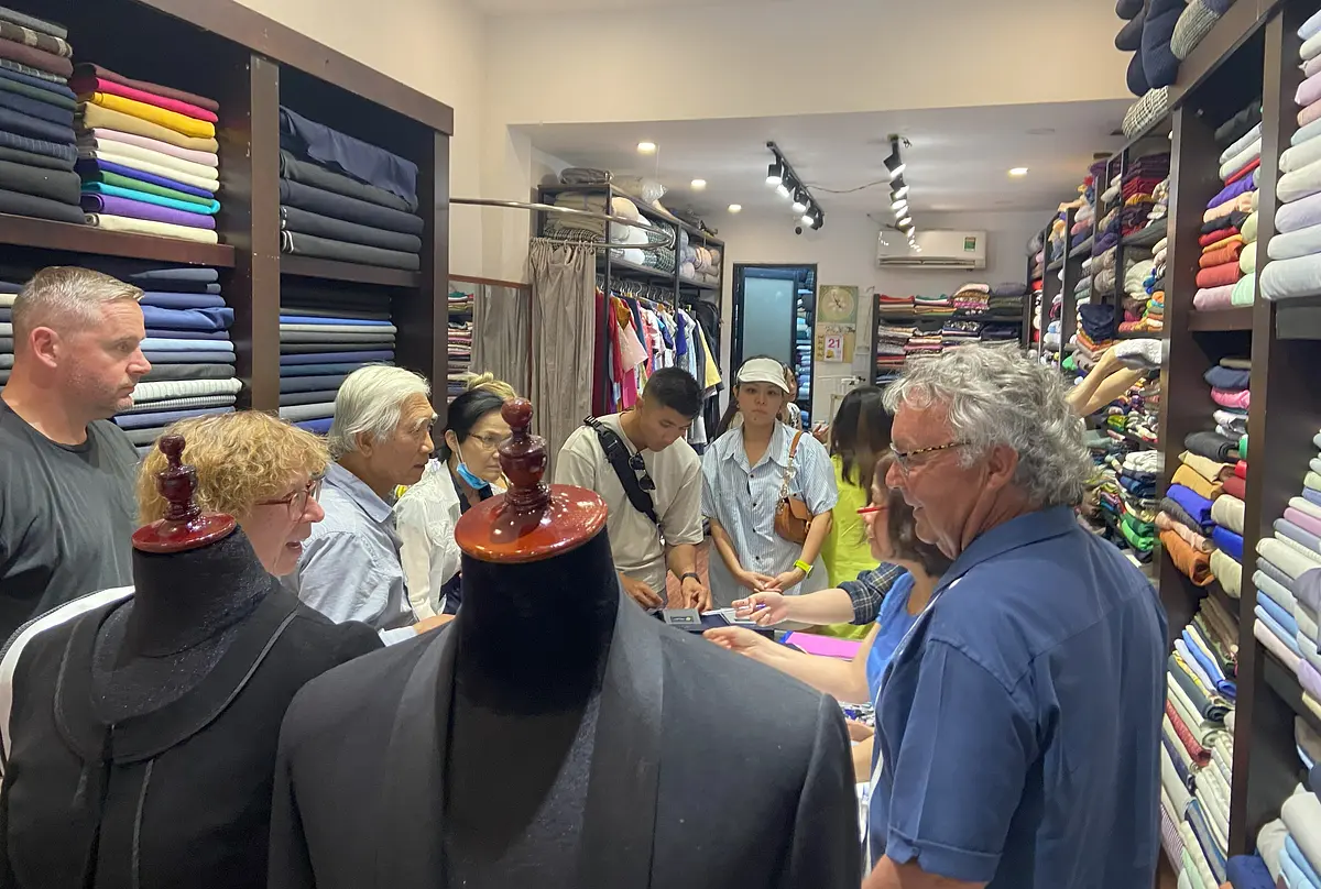 【日本語ok!!】　日本語が通じるアオザイオーダーメイドショップ3店をご紹介!!