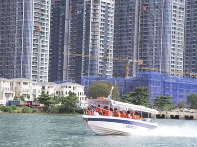 サイゴン・ブルー・トラベル