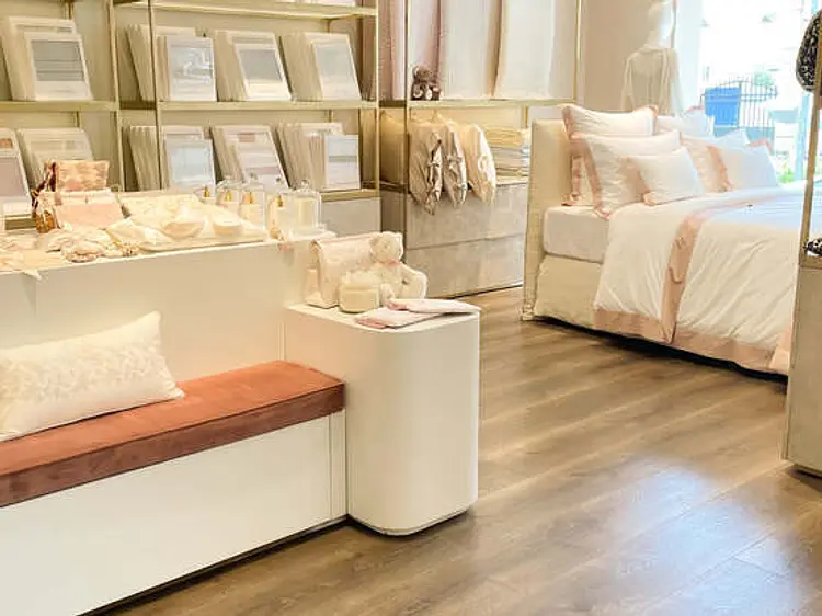 カトリーヌ・ドゥノアール・メゾン