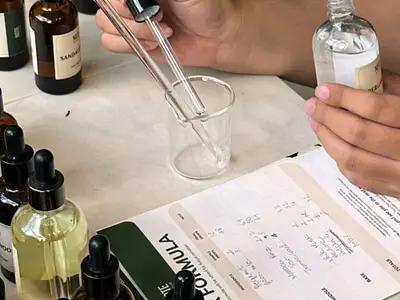 「私」という作品を織りなす　　　　　　　　　　　　　　 〜シルクの輝きと香りに包まれる、大人の休息〜