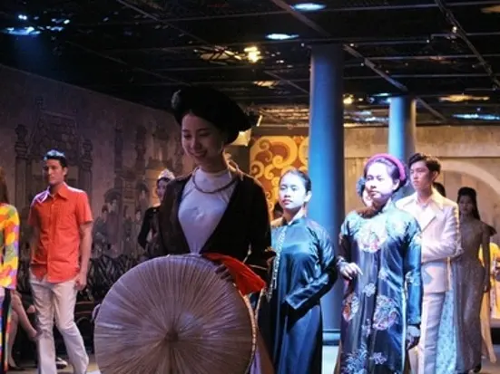 アオザイ・ショー