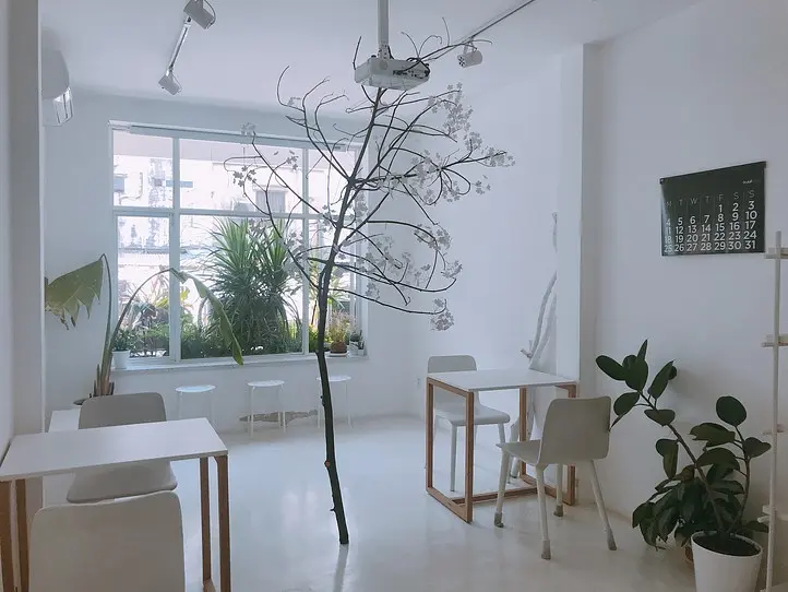 路地奥にあるカフェで静かにティータイムを楽しむ~dear tea house