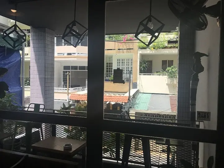 穴場カフェで美味しいコーヒーとカヌレを楽しもう～96B Experiment