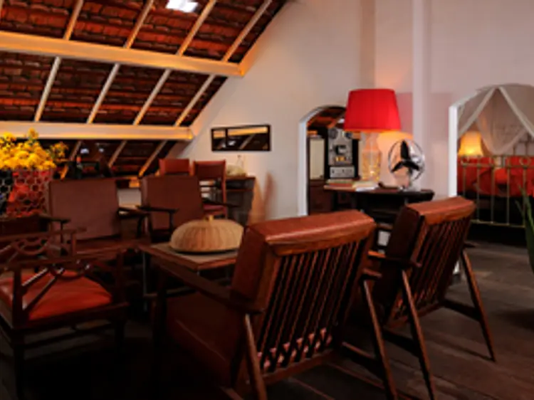 サイゴン・ブルー・トラベル