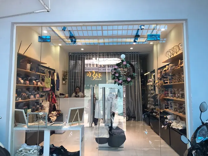 タンソンニャット空港近くの裏路地でゲット！コスパ抜群のアクセサリー専門店〜Boo Storie