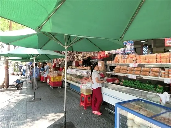 Nhu Lan (ニューラン)