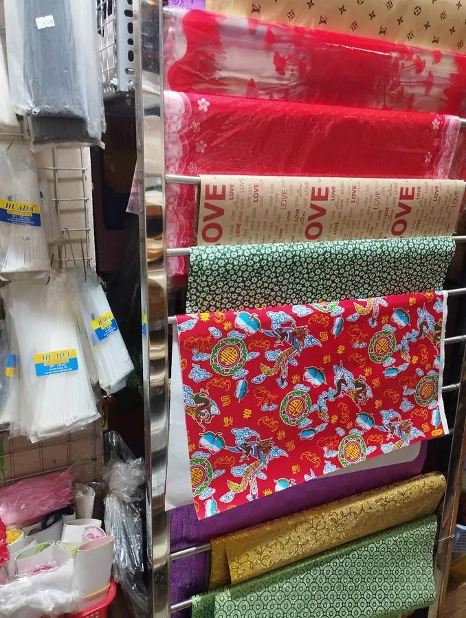 3区のコープマートから１分　画材屋通りには面白いものが有りました